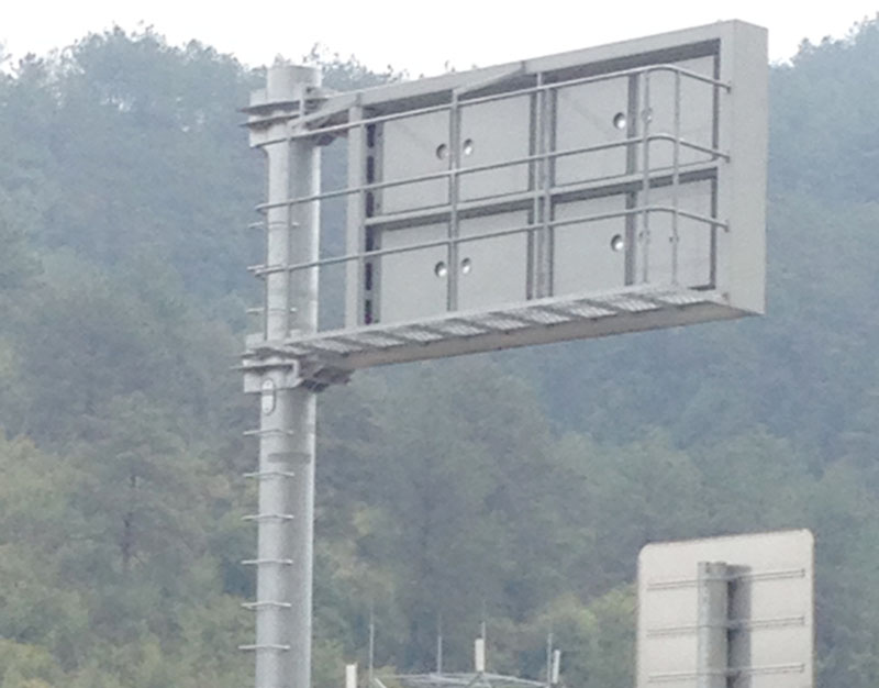 可变信息单悬标志杆